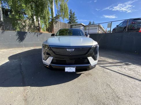 Certified 2025 Cadillac Escalade IQ Sport 1 AWD/4WD image 9