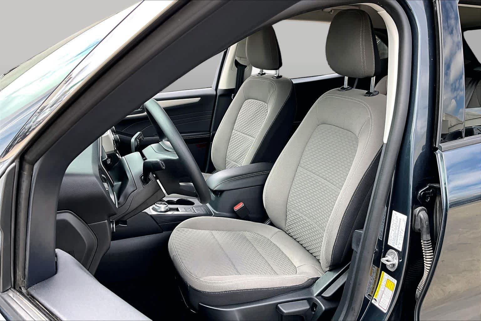Used 2022 Ford Escape SE FWD image 8