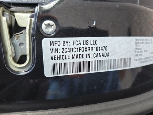 Used 2024 Chrysler Pacifica Touring FWD image 38
