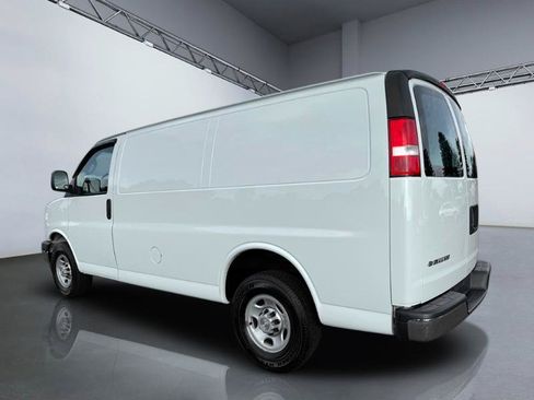 Used 2019 Chevrolet Express 2500 w/ Driver Convenience Package RWD image 5