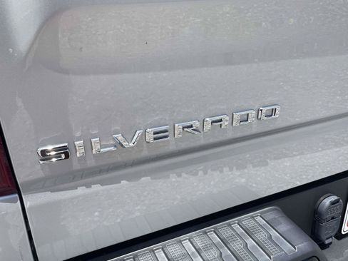 Used 2021 Chevrolet Silverado 1500 LT Trail Boss w/ Convenience Package II AWD/4WD image 12