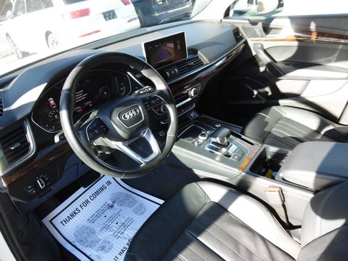 Used 2018 Audi Q5 2.0T Premium Plus w/ Premium Plus Package image 10