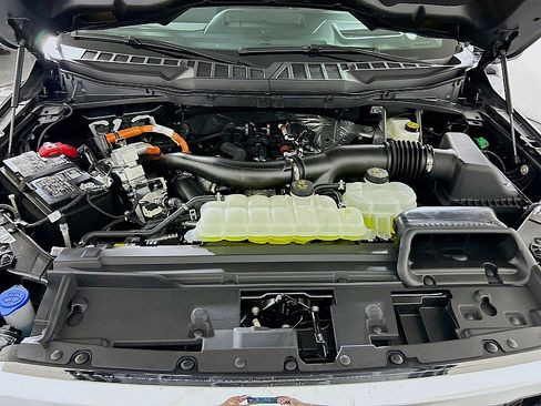 New 2025 Ford F150 Lariat w/ Equipment Group 502A High image 31