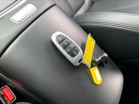 Used 2023 Hyundai Santa Fe SEL w/ Premium Package image 35