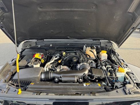 Used 2023 Jeep Gladiator Willys image 18