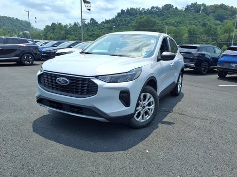 Used 2025 Ford Escape Active AWD/4WD image 3
