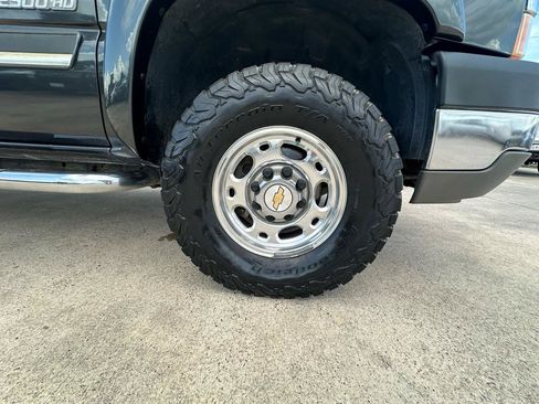 Used 2004 Chevrolet Silverado 2500 LT w/ Skid Plate Package AWD/4WD image 15