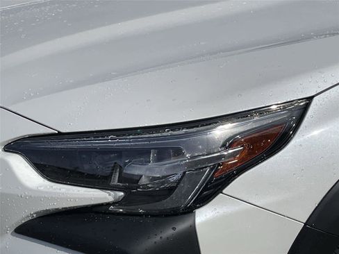 Used 2023 Subaru Outback Premium image 9