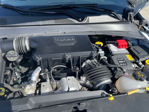 Used 2025 Jeep Compass Trailhawk image 38