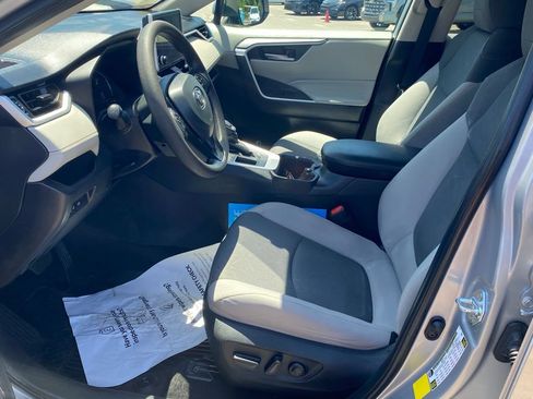 Used 2025 Toyota RAV4 XLE FWD image 6
