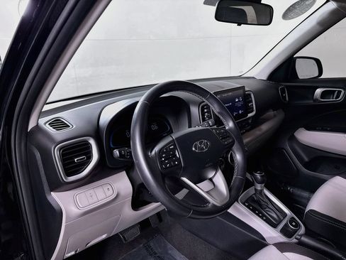 Used 2023 Hyundai Venue SEL FWD image 9
