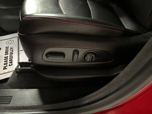 Used 2022 Chevrolet Equinox RS w/ RS Leather Package FWD image 13