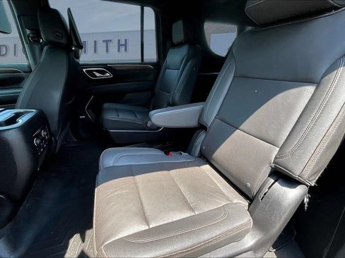 Used 2023 Chevrolet Suburban High Country RWD image 35
