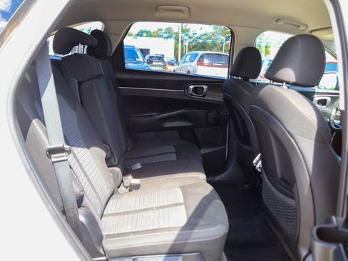 Used 2021 Kia Sorento LX FWD image 10