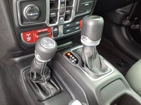 Used 2025 Jeep Gladiator Mojave w/ Steel Bumper Group AWD/4WD image 15