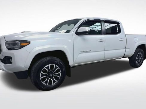 Certified 2023 Toyota Tacoma TRD Sport w/ Technology Package AWD/4WD image 5