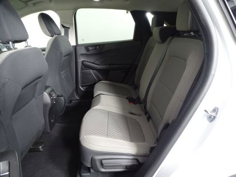 Used 2022 Ford Escape SE image 11