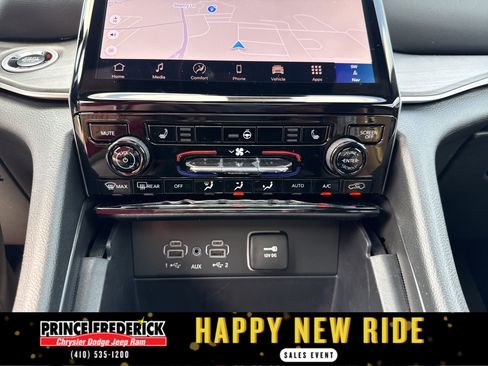 New 2025 Jeep Grand Cherokee L Limited w/ Black Appearance Package image 28