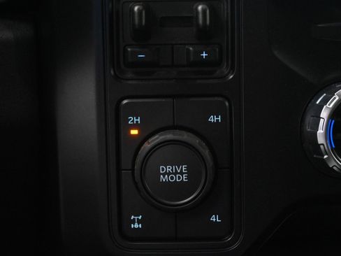 Used 2024 Ford F250 Platinum AWD/4WD image 31
