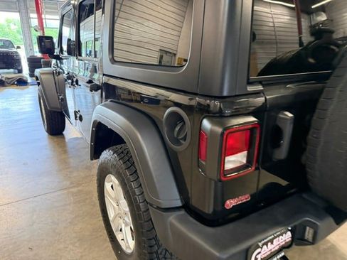 Used 2021 Jeep Wrangler Unlimited Sport w/ Cold Weather Group AWD/4WD image 33