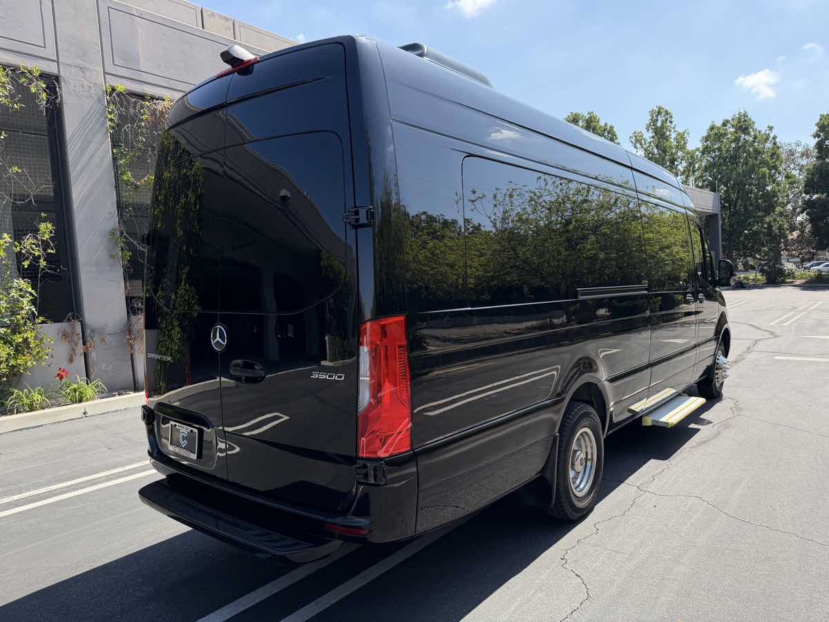 Used 2022 Mercedes-Benz Sprinter 3500 image 8