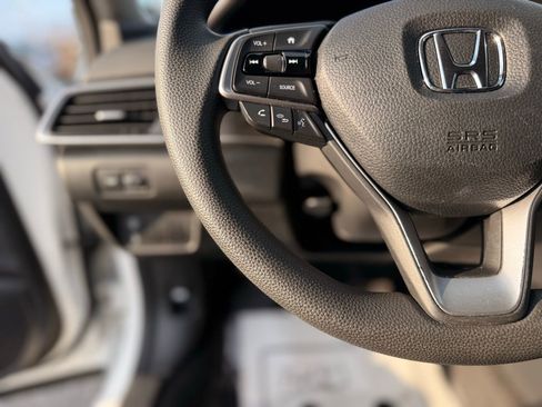 Used 2018 Honda Accord LX image 17