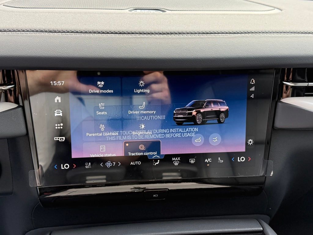 New 2027 Lincoln Navigator Premiere AWD/4WD image 19