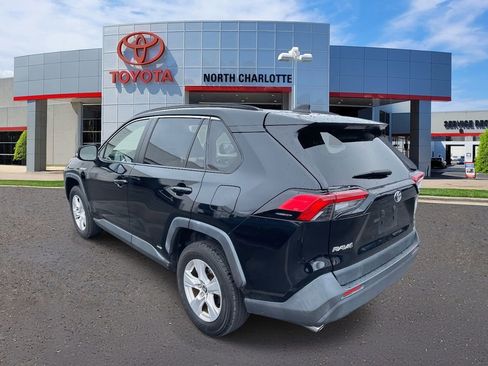 Used 2019 Toyota RAV4 XLE image 6