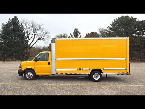 Used 2021 GMC Savana 3500 Extended w/ Power Convenience Package image 3