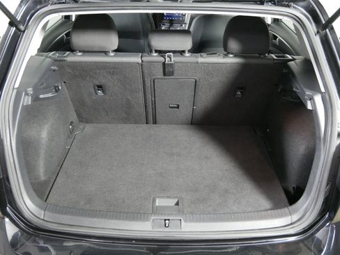 Used 2019 Volkswagen e-Golf SE w/ Driver Assistance Package image 18