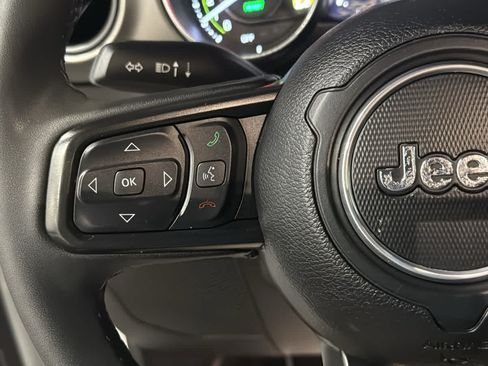 Used 2023 Jeep Wrangler Unlimited w/ Sun & Screen Package AWD/4WD image 12