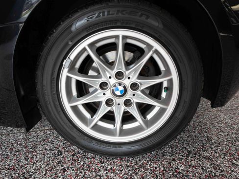 Used 2004 BMW Z4 2.5i RWD image 24