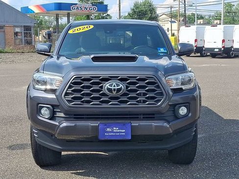 Used 2020 Toyota Tacoma TRD Sport w/ Technology Package AWD/4WD image 2