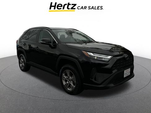Used 2025 Toyota RAV4 XLE image 1