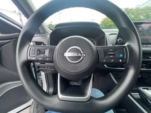 Certified 2024 Nissan Rogue SV AWD/4WD image 11