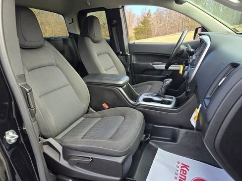 Used 2022 Chevrolet Colorado LT w/ Fleet Safety Package image 17