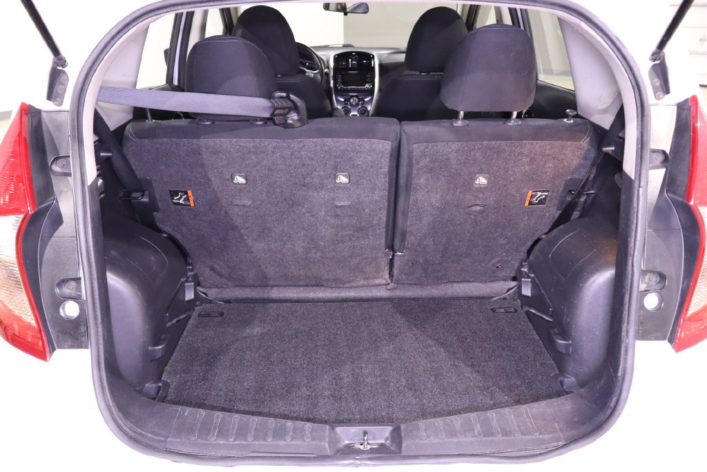 Used 2016 Nissan Versa Note SV FWD image 30