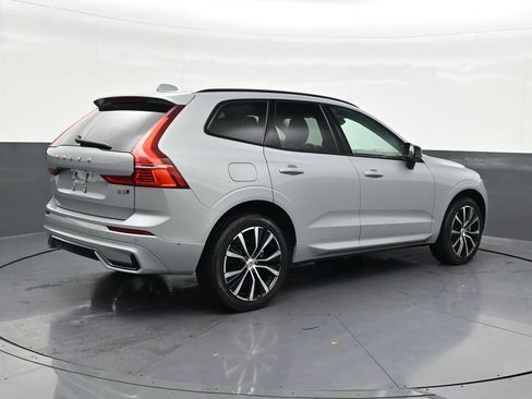Used 2024 Volvo XC60 B5 Plus AWD/4WD image 6