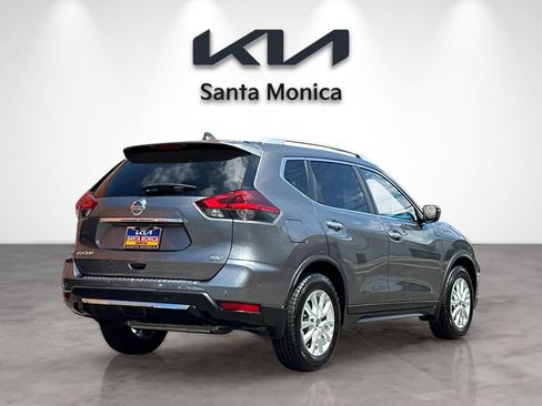 Used 2020 Nissan Rogue SV FWD image 6