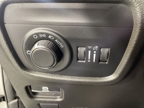 Used 2024 Jeep Grand Cherokee L Laredo image 27