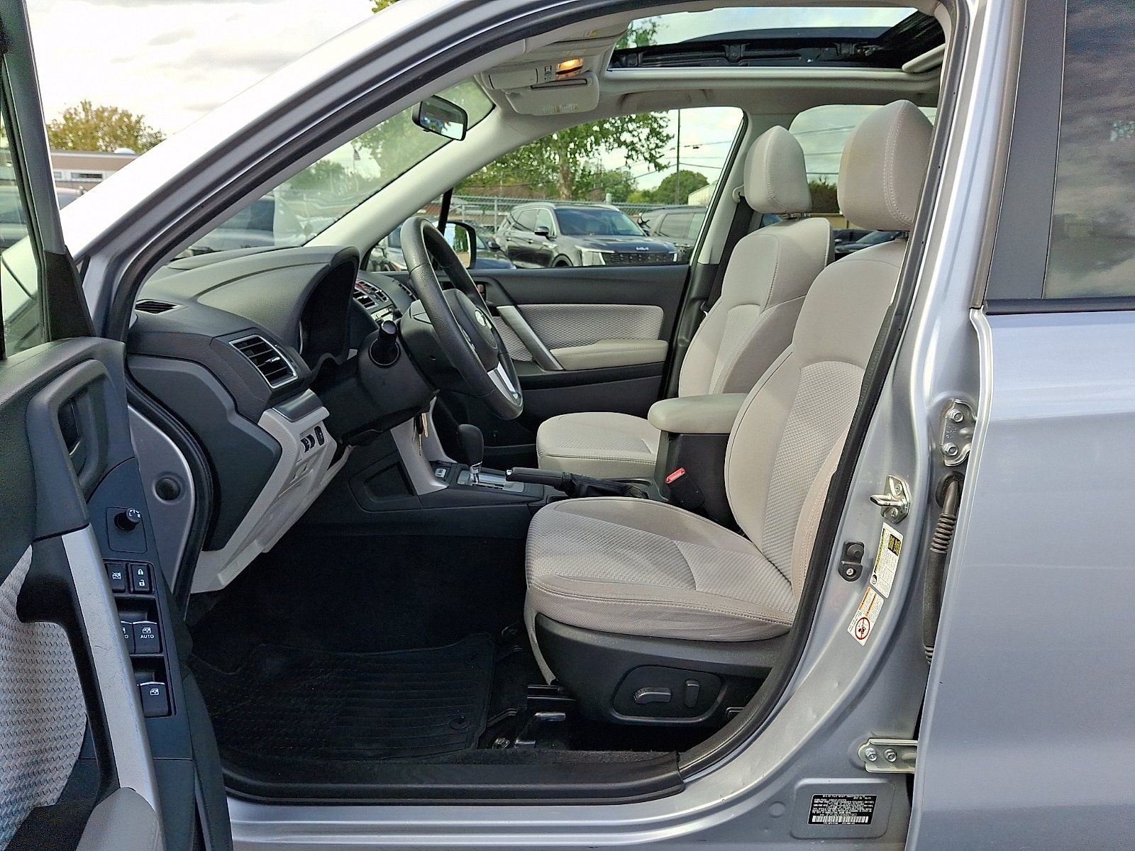 Used 2017 Subaru Forester 2.5i Premium w/ All-Weather Package AWD/4WD image 14