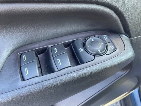 Used 2021 Chevrolet Equinox LT FWD image 10