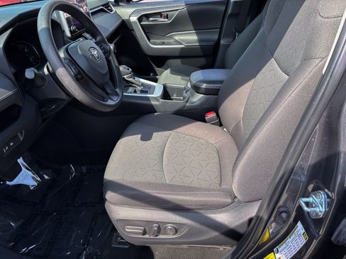 Used 2024 Toyota RAV4 XLE image 16