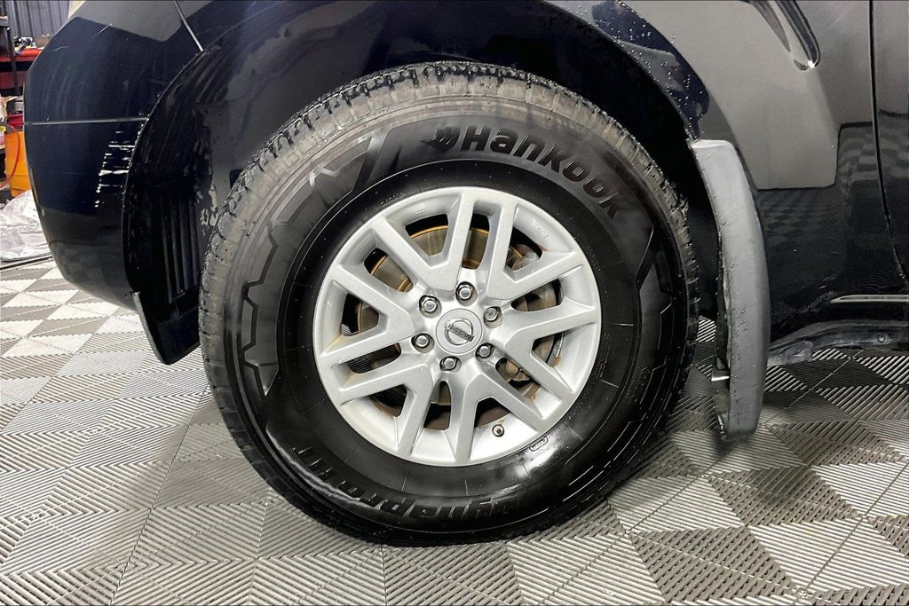 Used 2014 Nissan Frontier SV w/ SV Value Truck Package AWD/4WD image 10