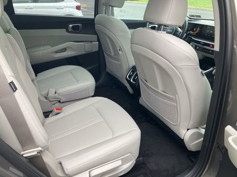 Used 2025 Kia Sorento EX w/ EX Panoramic Sunroof Package AWD/4WD image 34