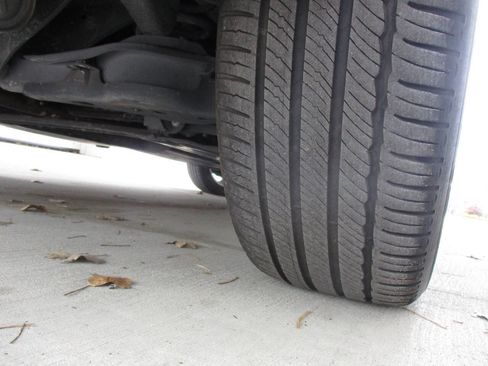 Used 2022 Volvo XC40 T5 Momentum image 37