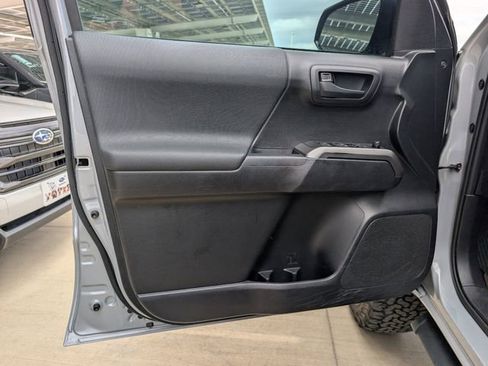 Used 2021 Toyota Tacoma SR5 w/ Trail Edition image 23