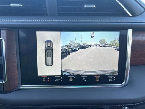 Used 2023 GMC Yukon Denali Ultimate image 22