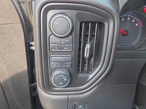 Certified 2022 Chevrolet Silverado 1500 Custom image 30