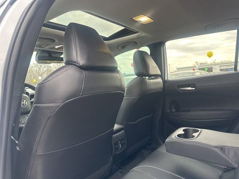 Used 2023 Toyota Corolla Cross XLE w/ Convenience Package image 17